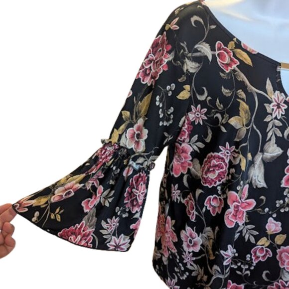 Black and Pink Blouse with Bell Sleeves Size Medium - Picture 2 of 4